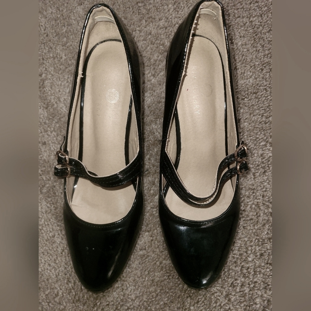Women mary jane size 8 heels